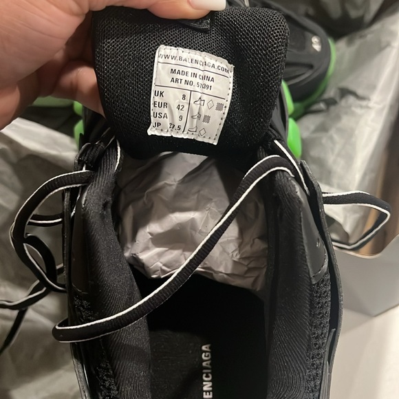 Balenciaga - Picture 2 of 5